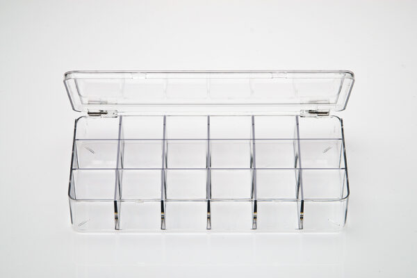18 Compartment Rectangular - Partitioned - Snap-Lock Lid